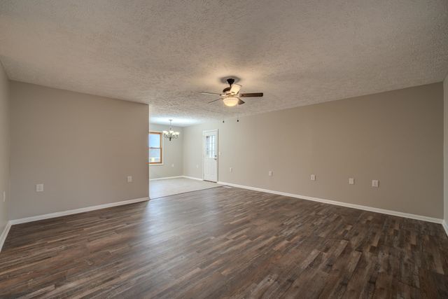 212 JOHNSON ST, Bethel Springs, TN 38315