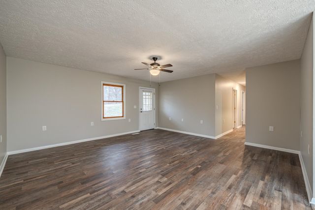 212 JOHNSON ST, Bethel Springs, TN 38315