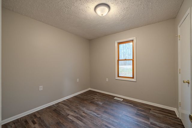 212 JOHNSON ST, Bethel Springs, TN 38315