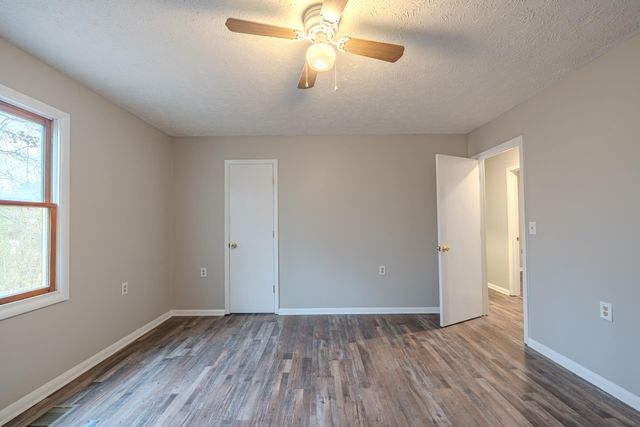 212 JOHNSON ST, Bethel Springs, TN 38315