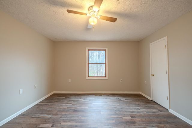 212 JOHNSON ST, Bethel Springs, TN 38315