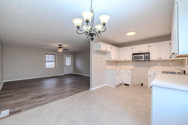 212 JOHNSON ST, Bethel Springs, TN 38315