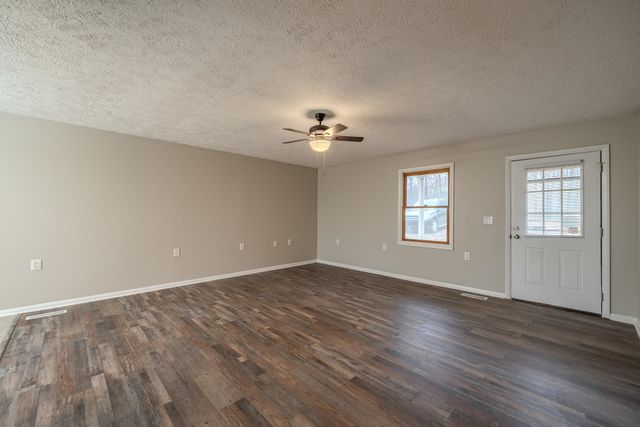 212 JOHNSON ST, Bethel Springs, TN 38315