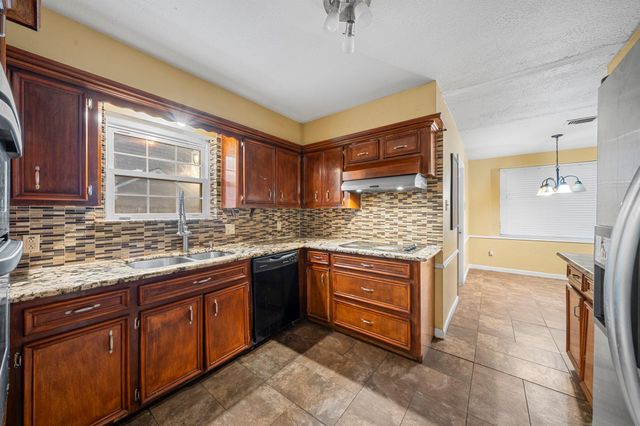 6714 Brittany Park Lane, Houston, TX 77066