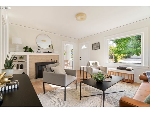 2371 Se 51ST Ave, Portland, OR 97215