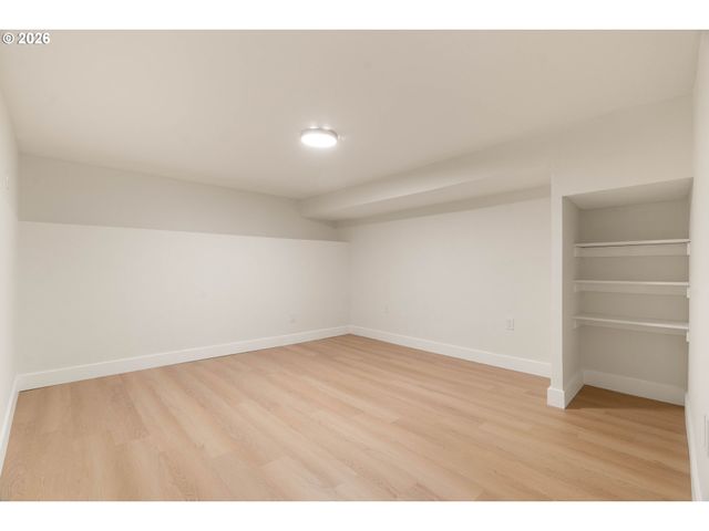 2371 Se 51ST Ave, Portland, OR 97215
