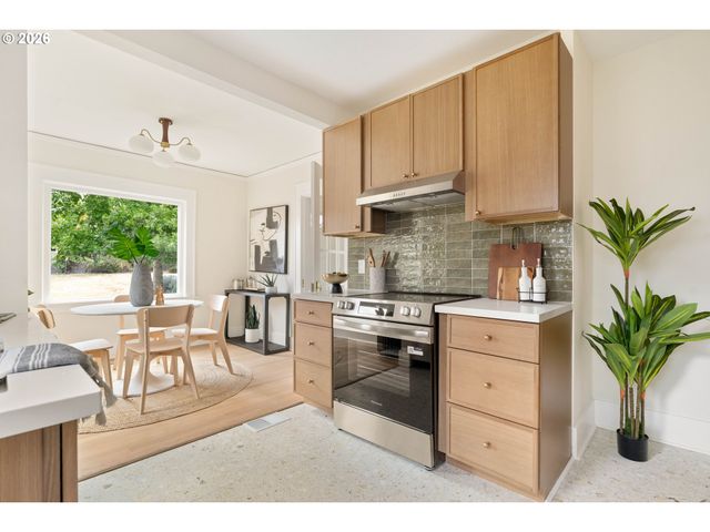 2371 Se 51ST Ave, Portland, OR 97215
