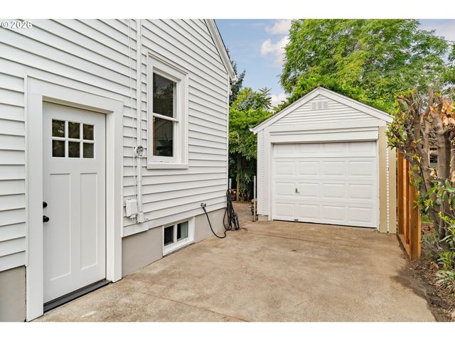 2371 Se 51ST Ave, Portland, OR 97215