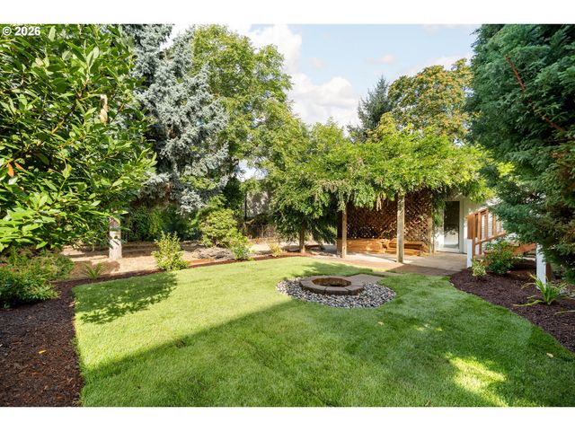 2371 Se 51ST Ave, Portland, OR 97215