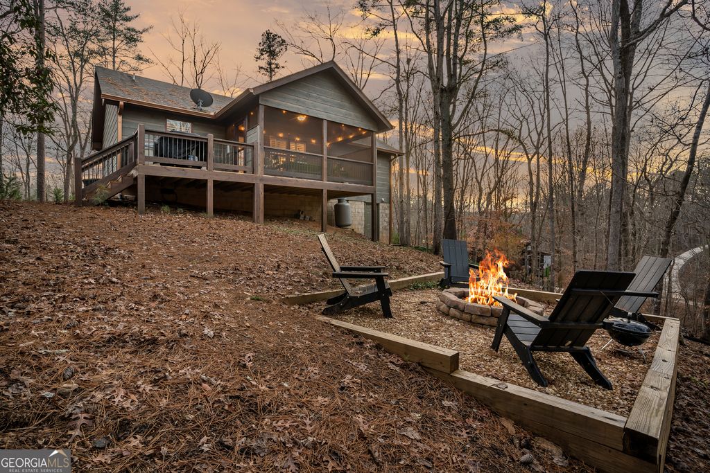 246 Armor Way S, Ellijay, GA 30540