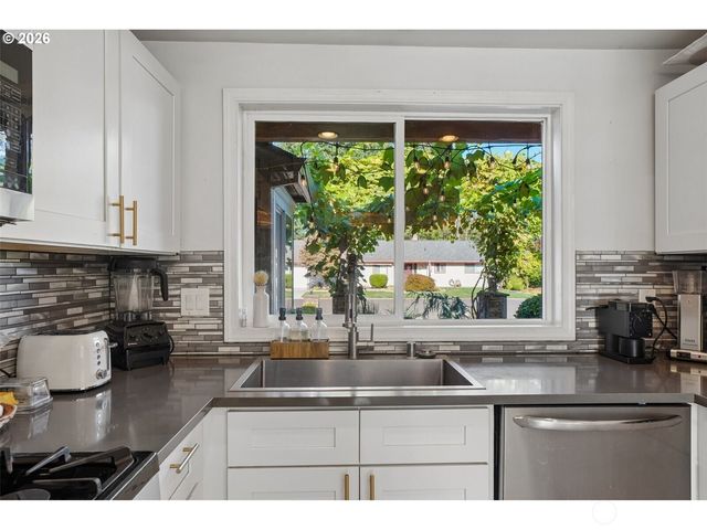 7508 NE Meadows Drive, Vancouver, WA 98662