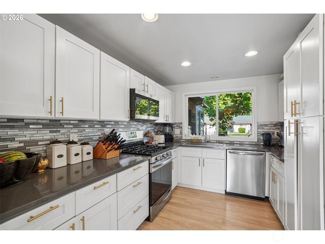 7508 NE Meadows Drive, Vancouver, WA 98662