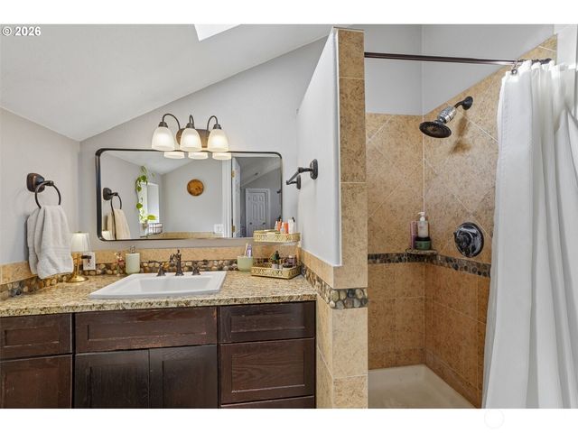 7508 NE Meadows Drive, Vancouver, WA 98662