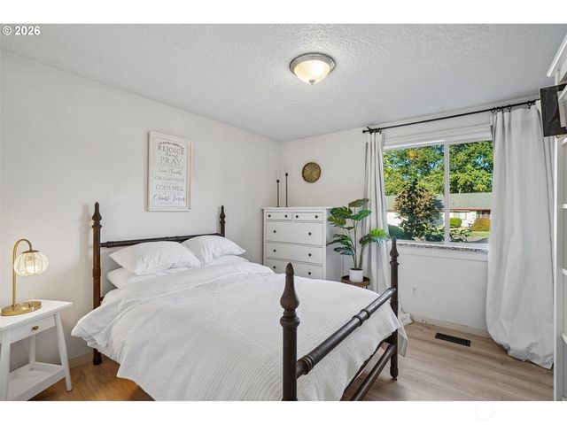 7508 NE Meadows Drive, Vancouver, WA 98662