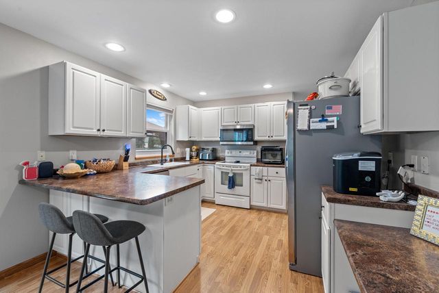 1001 Bluehill AVENUE, Fond Du Lac, WI 54935