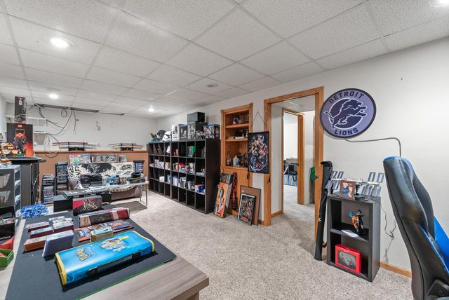 1001 Bluehill AVENUE, Fond Du Lac, WI 54935