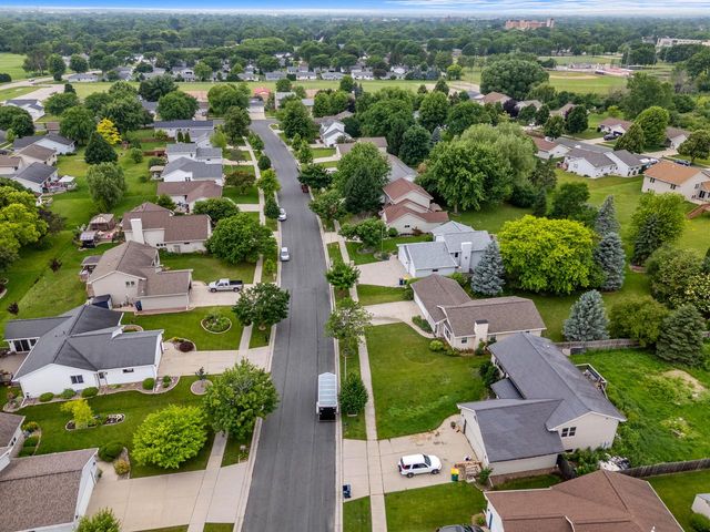 1001 Bluehill AVENUE, Fond Du Lac, WI 54935