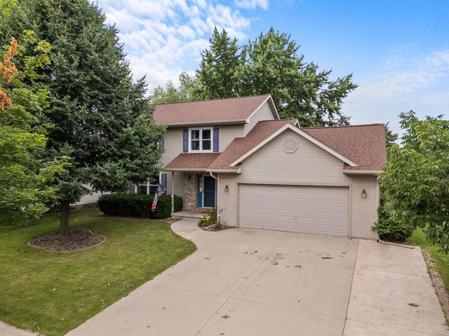 1001 Bluehill AVENUE, Fond Du Lac, WI 54935