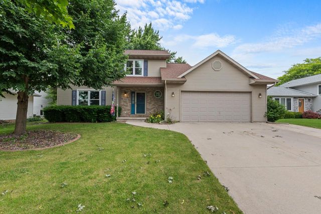 1001 Bluehill AVENUE, Fond Du Lac, WI 54935