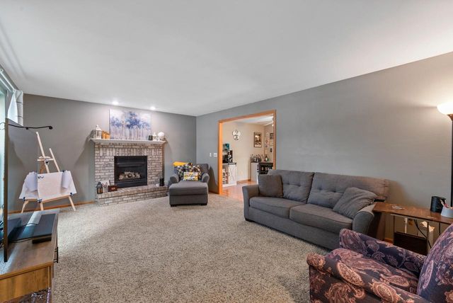 1001 Bluehill AVENUE, Fond Du Lac, WI 54935