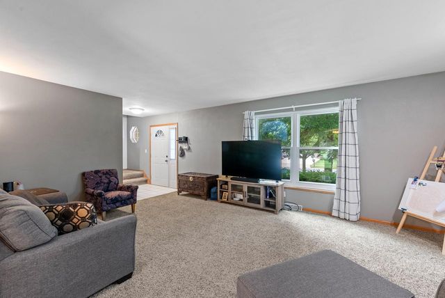 1001 Bluehill AVENUE, Fond Du Lac, WI 54935
