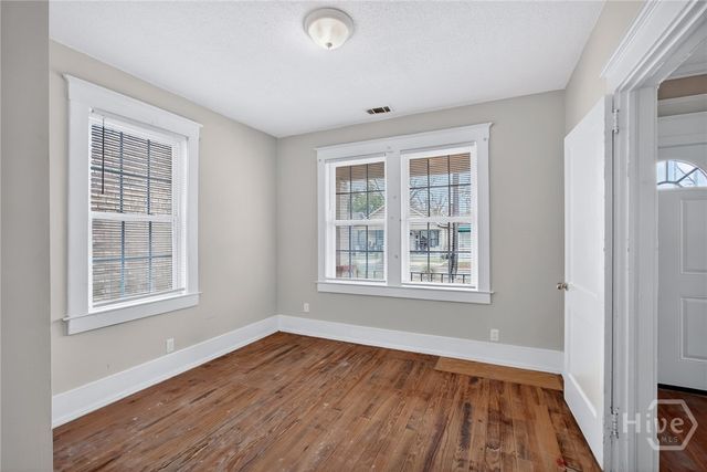 1005 W Victory Drive, Savannah, GA 31405