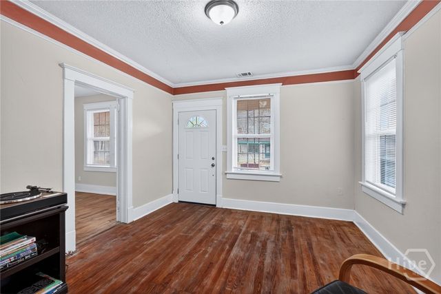 1005 W Victory Drive, Savannah, GA 31405