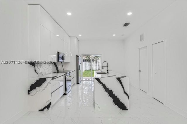 2419 NW 97th St, Miami, FL 33147