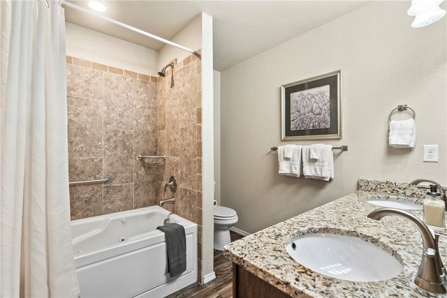 817 Brook Street, Gentry, AR 72734