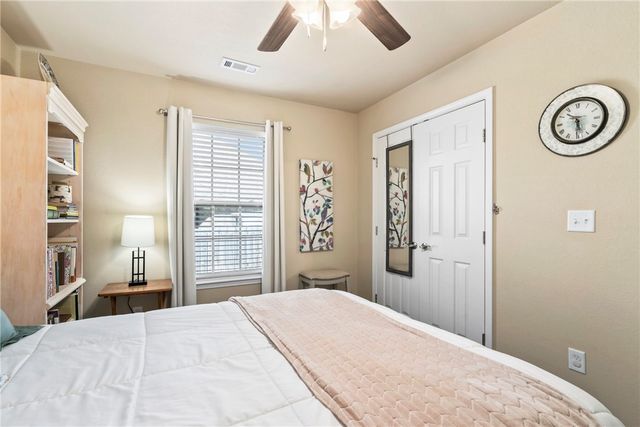 817 Brook Street, Gentry, AR 72734