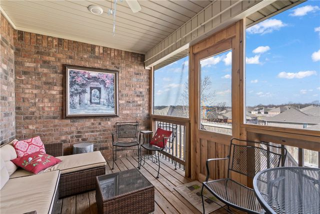 817 Brook Street, Gentry, AR 72734