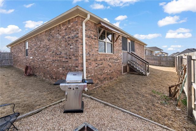 817 Brook Street, Gentry, AR 72734