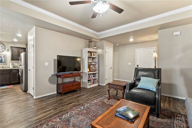 817 Brook Street, Gentry, AR 72734