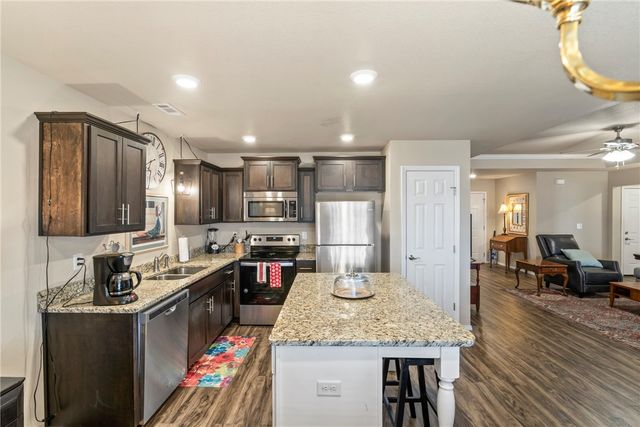 817 Brook Street, Gentry, AR 72734