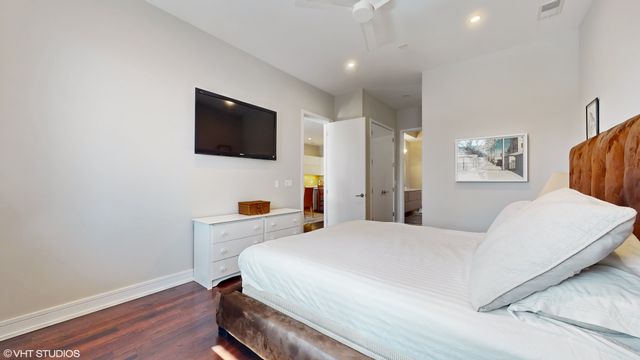 2335 W Chicago Avenue 2R, Chicago, IL 60622