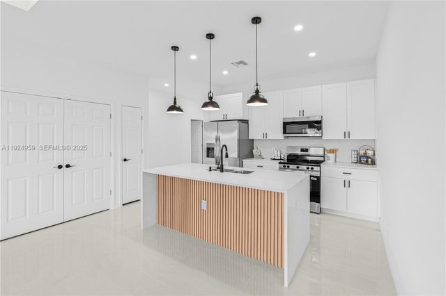 5107 N Vera Ave, Lehigh Acres, FL 33971