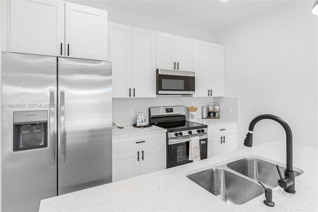 5107 N Vera Ave, Lehigh Acres, FL 33971