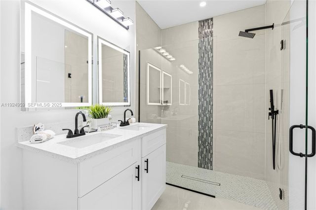 5107 N Vera Ave, Lehigh Acres, FL 33971