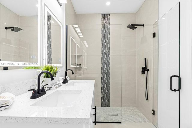 5107 N Vera Ave, Lehigh Acres, FL 33971