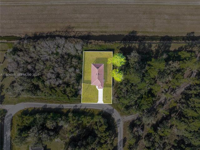 5107 N Vera Ave, Lehigh Acres, FL 33971