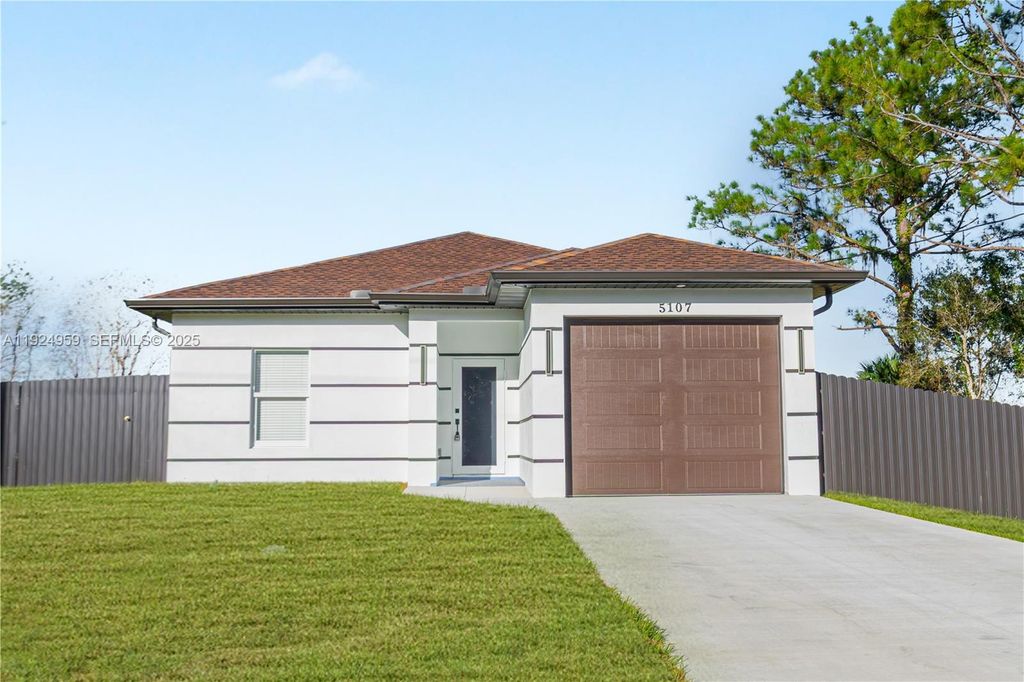 5107 N Vera Ave, Lehigh Acres, FL 33971