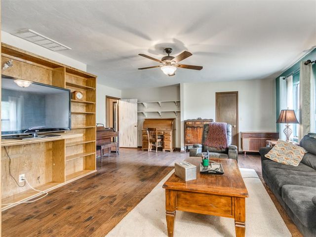 11711 S Czech Hall Road, Mustang, OK 73064