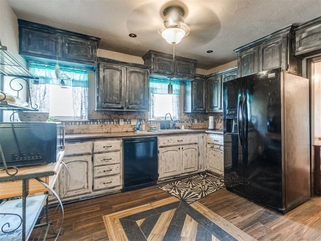 11711 S Czech Hall Road, Mustang, OK 73064