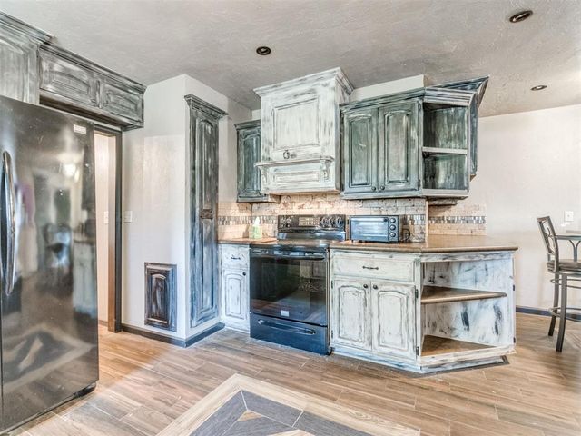 11711 S Czech Hall Road, Mustang, OK 73064