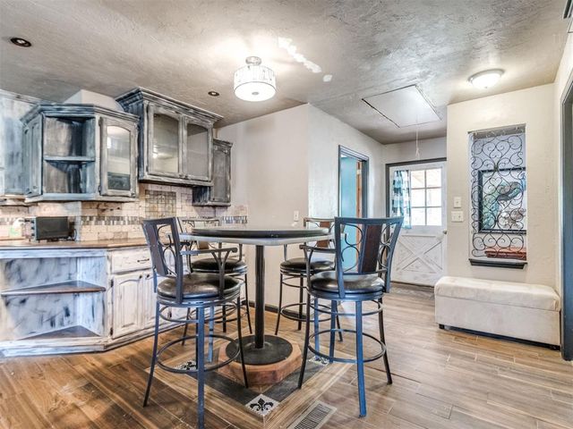 11711 S Czech Hall Road, Mustang, OK 73064