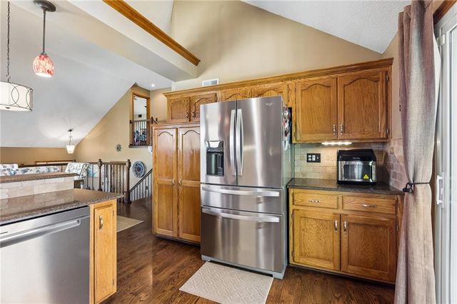 1301 Bradford Drive, Greenwood, MO 64034