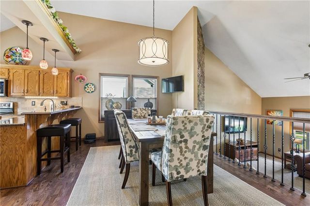 1301 Bradford Drive, Greenwood, MO 64034