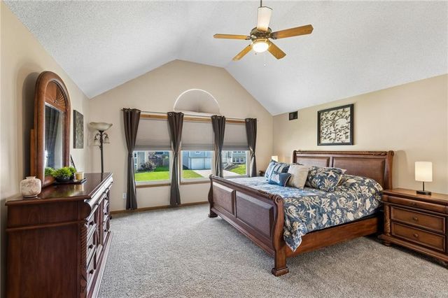 1301 Bradford Drive, Greenwood, MO 64034