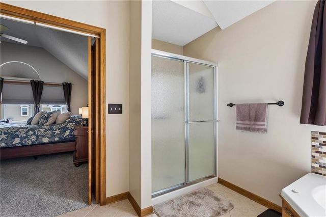 1301 Bradford Drive, Greenwood, MO 64034