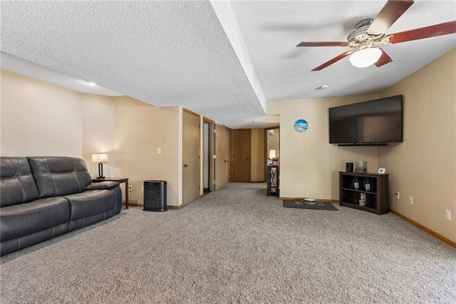1301 Bradford Drive, Greenwood, MO 64034